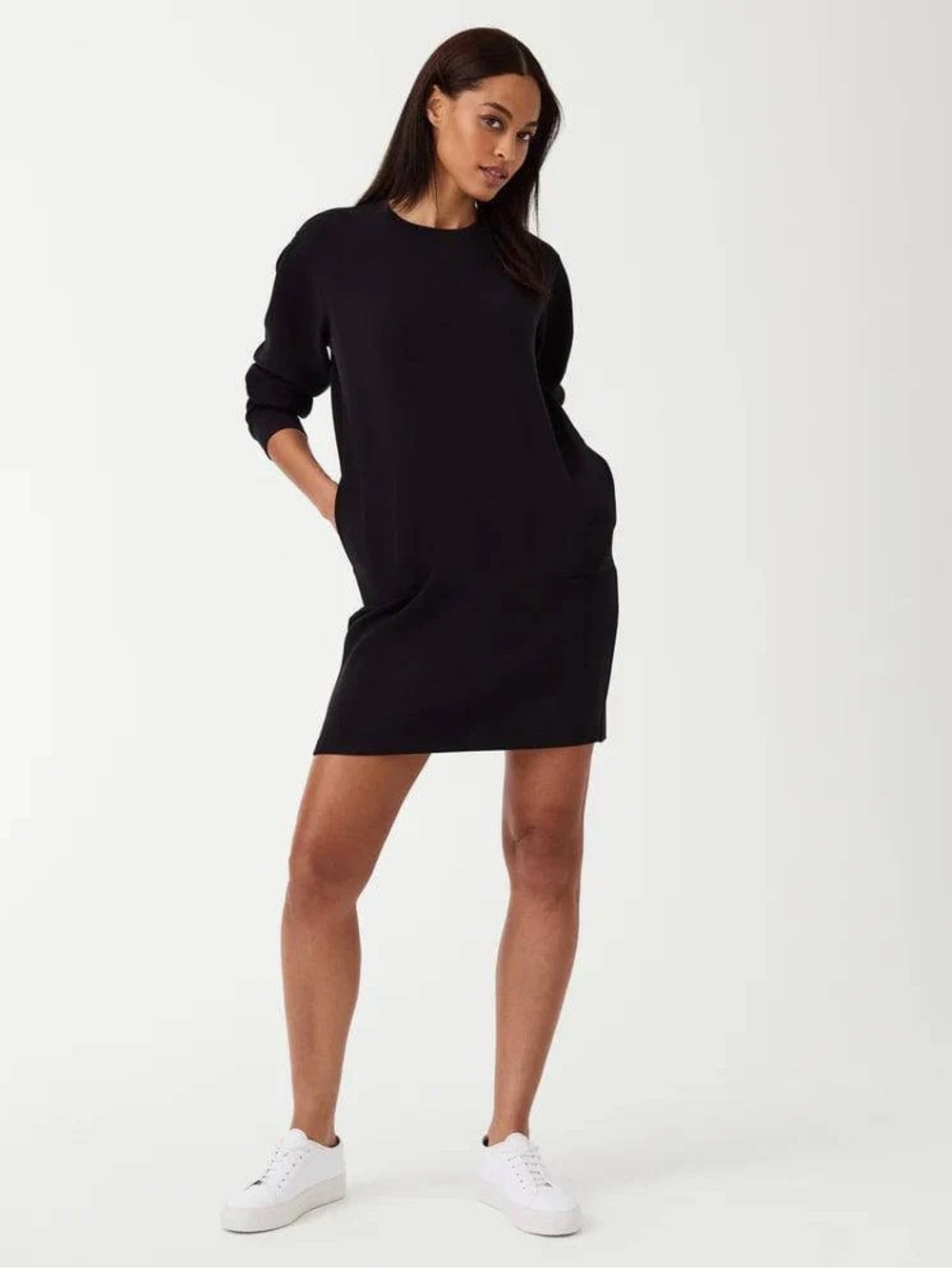 NWOT- Spanx - AirEssentials Crew Neck Dress - Very Black, size Large
